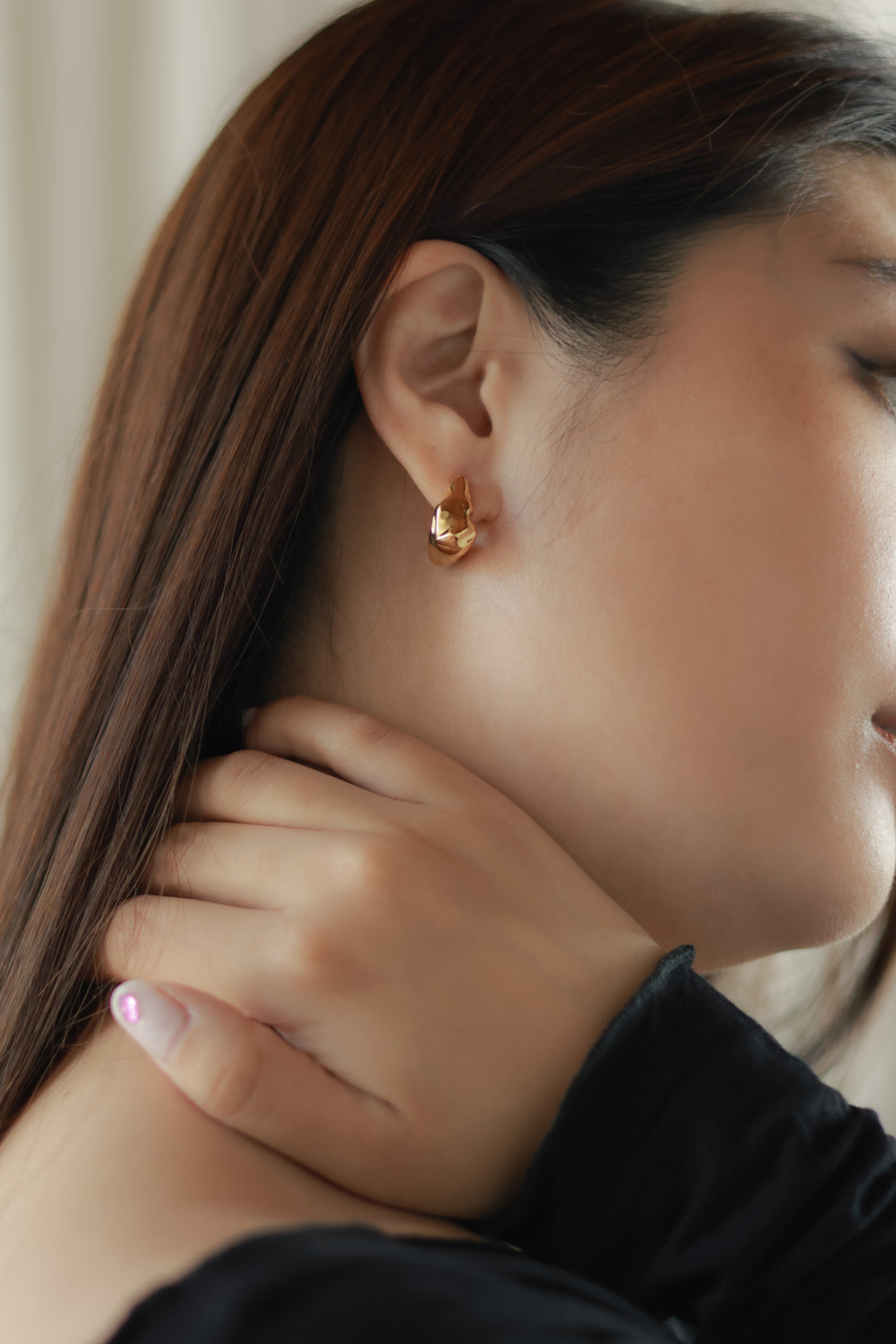 Dainty Creased Hoops