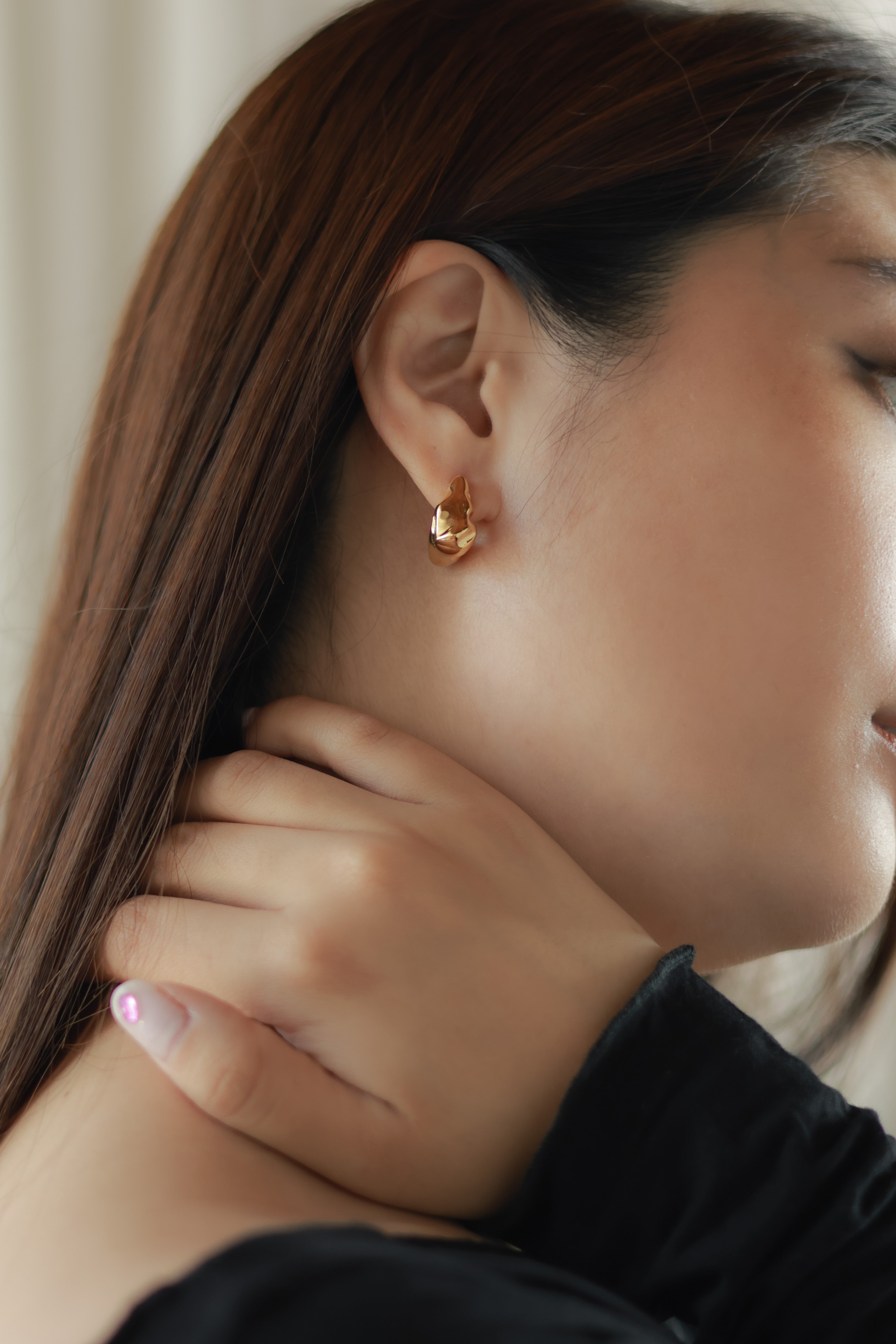 Dainty Creased Hoops