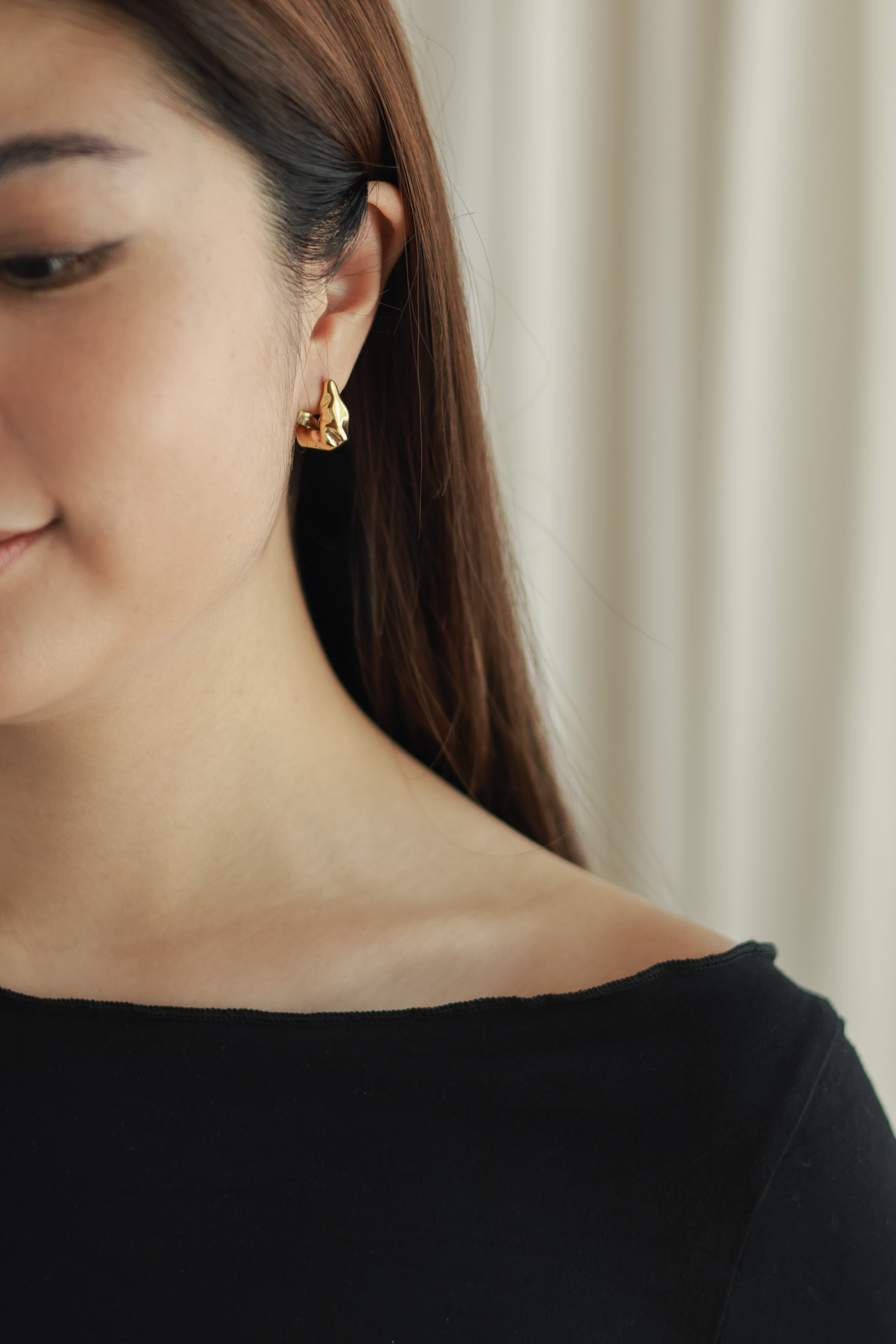 Dainty Creased Hoops