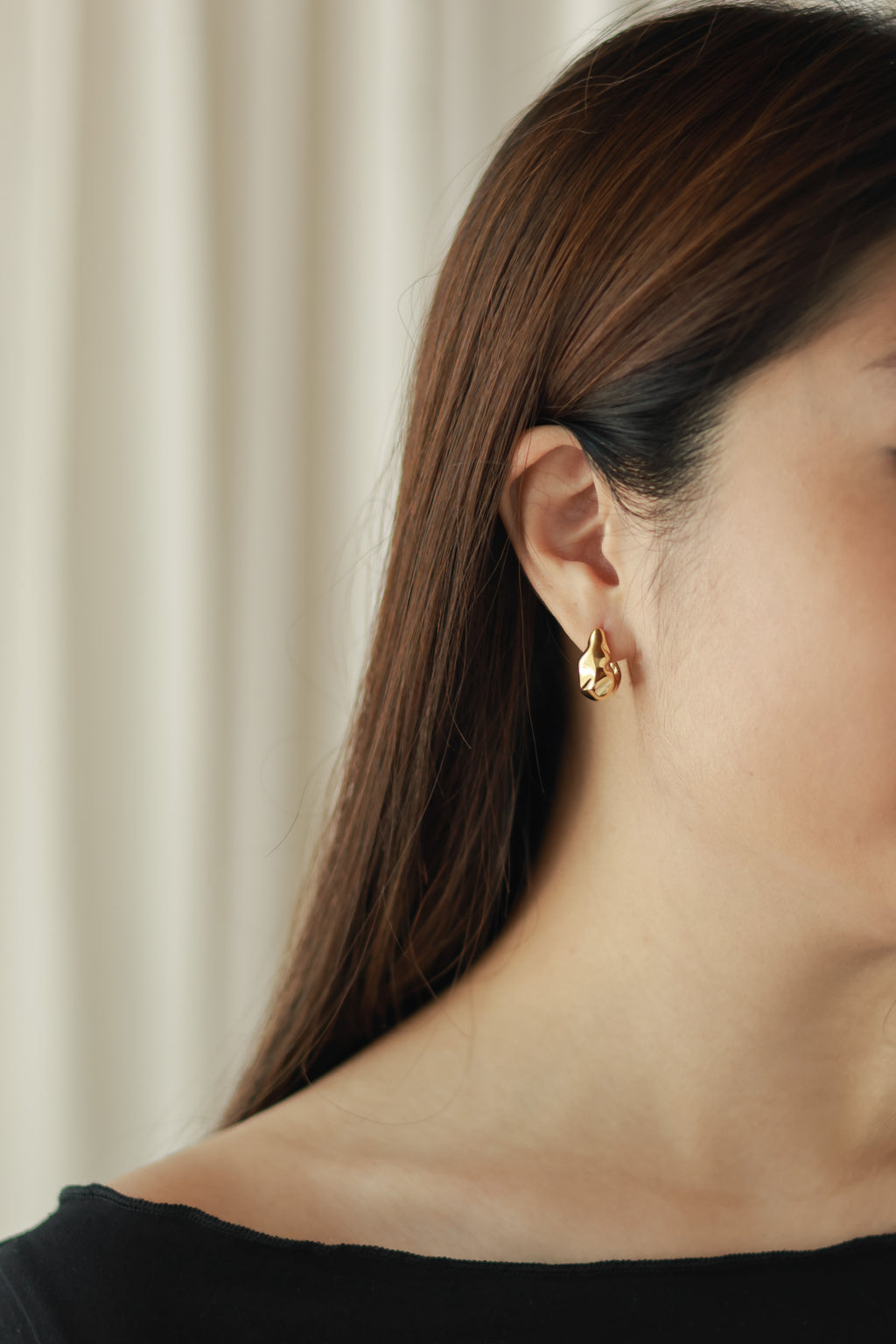 Dainty Creased Hoops