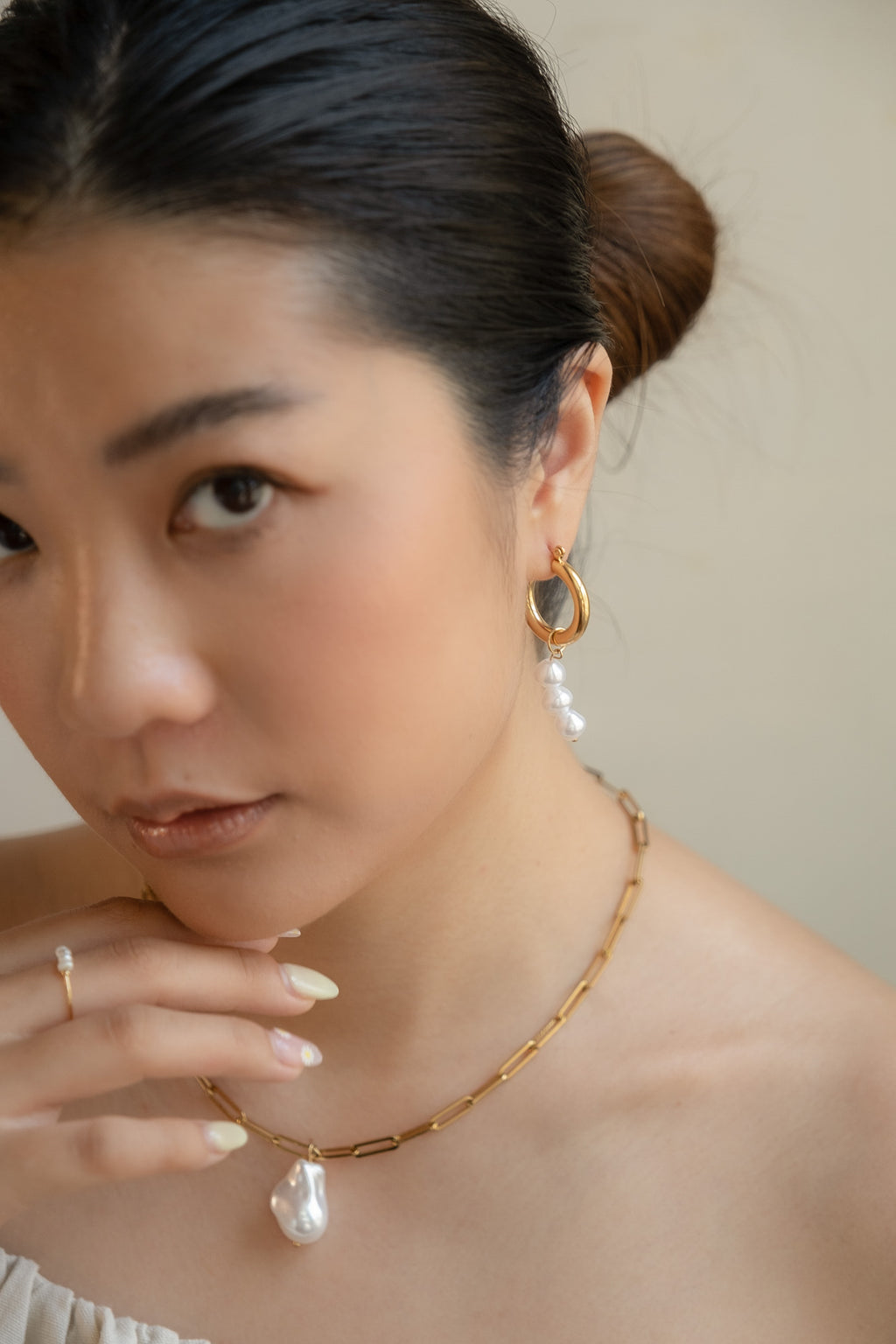 3 Pearls Drop Earrings