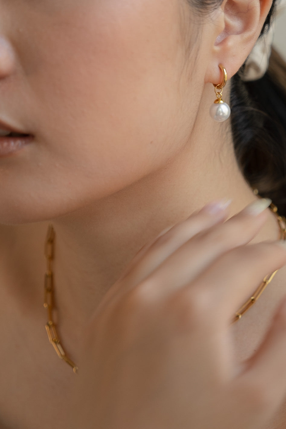 Dainty Pearl Drop Earrings