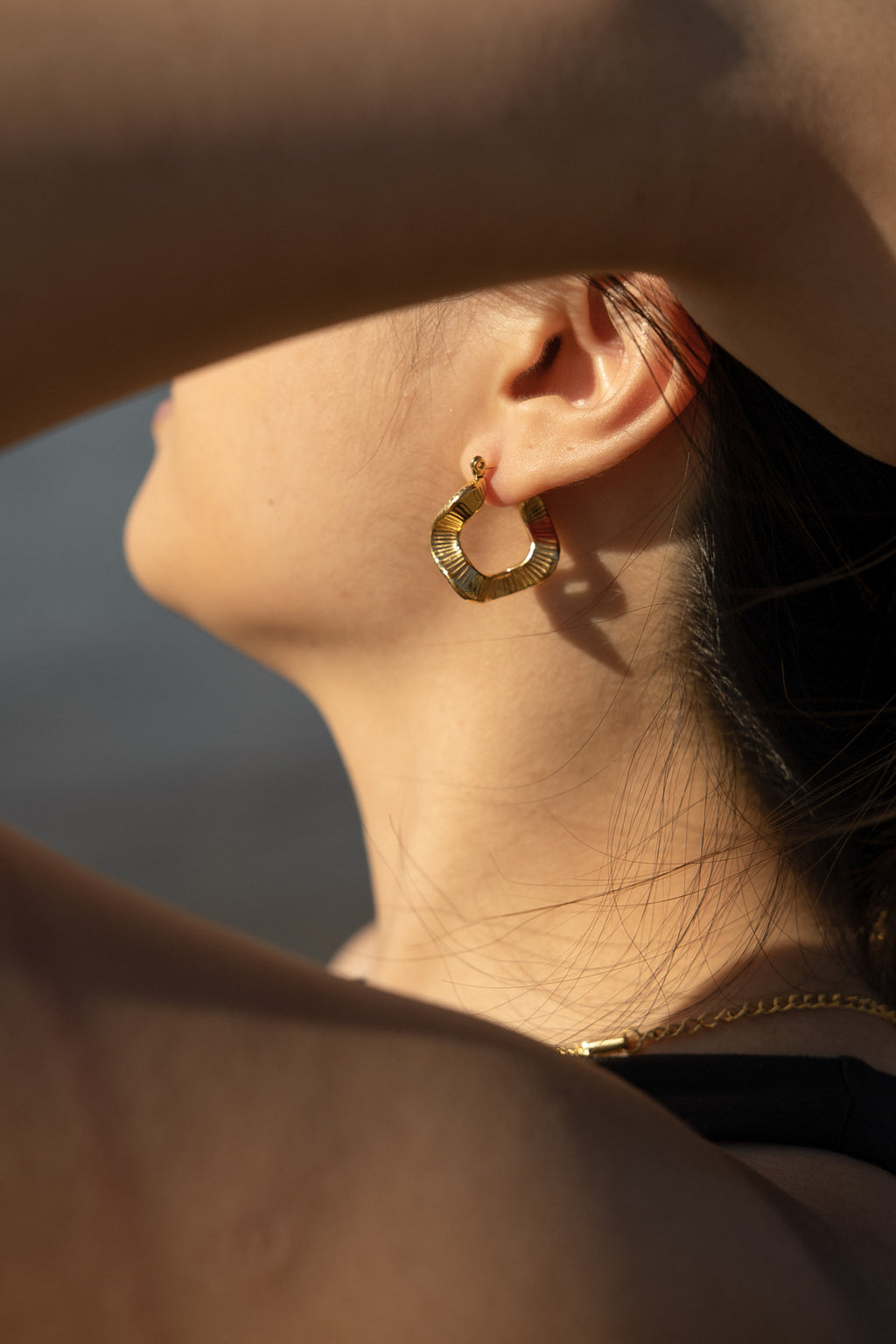 Wavy Hoops