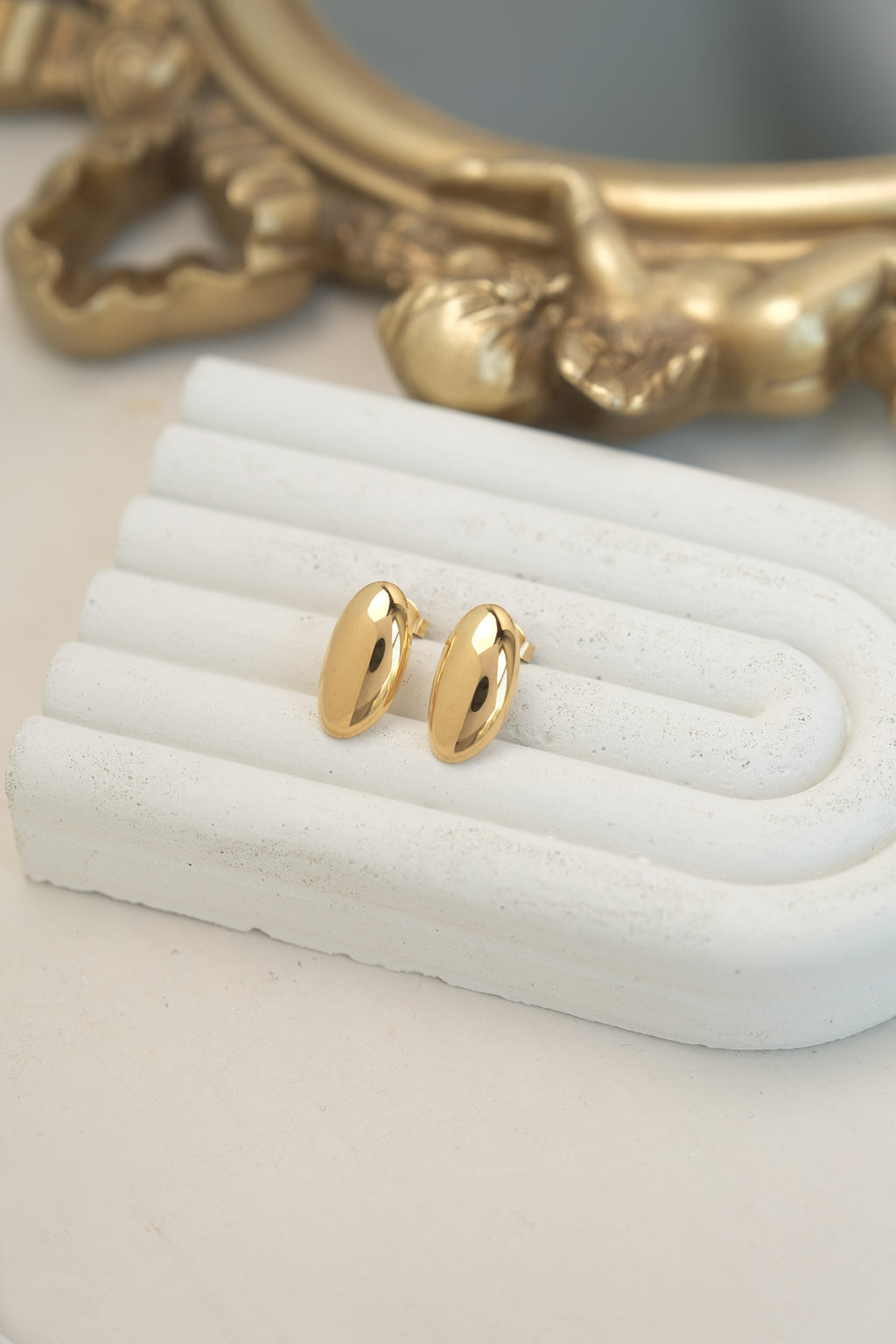 Tiny Bean Studs