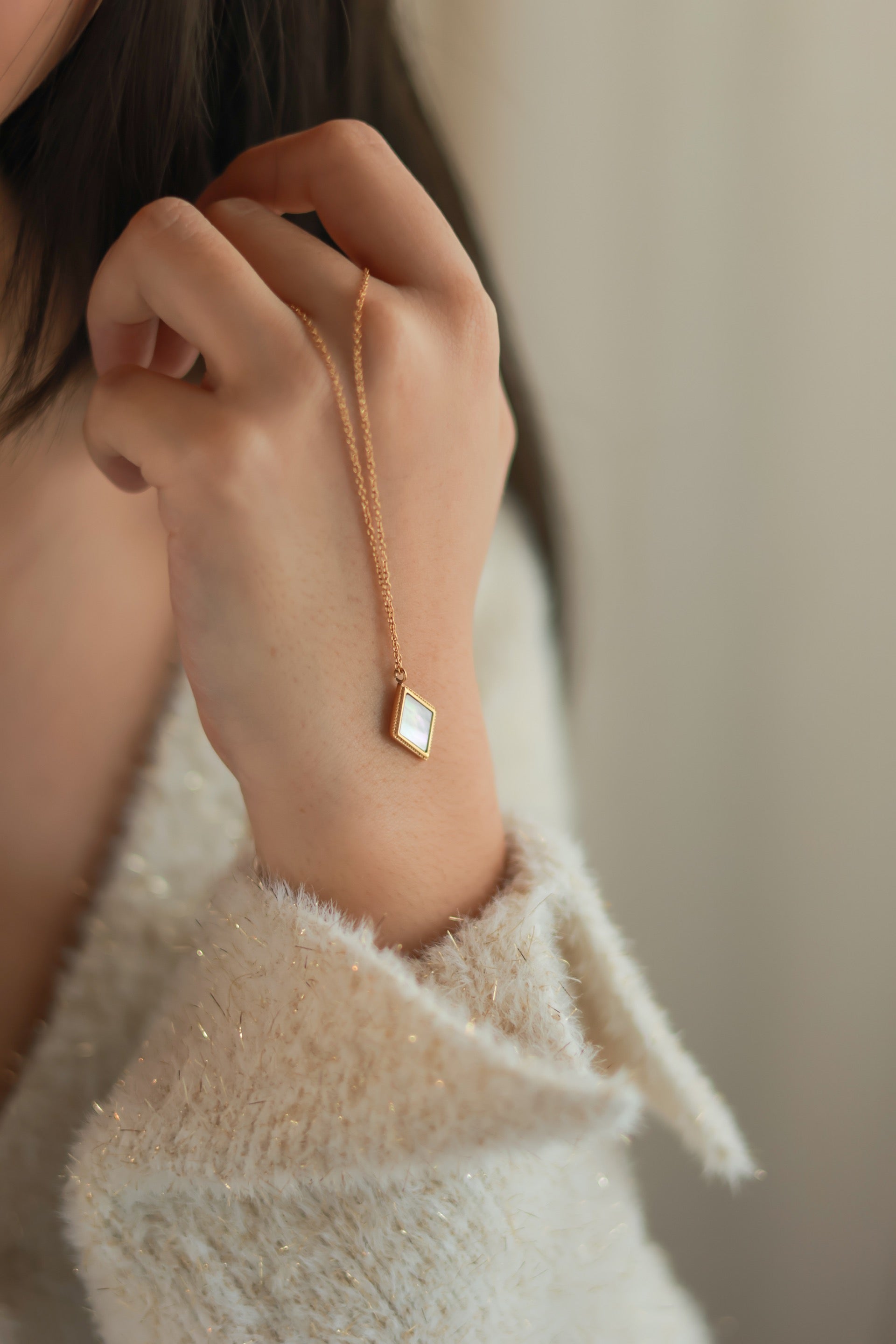 Diamond Shaped Mother of Pearl Necklace