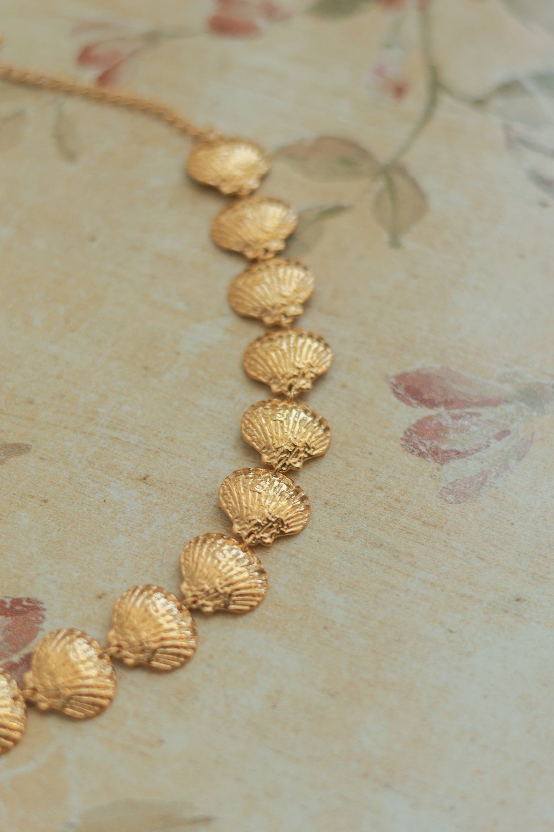 Antique Full Seashell Necklace