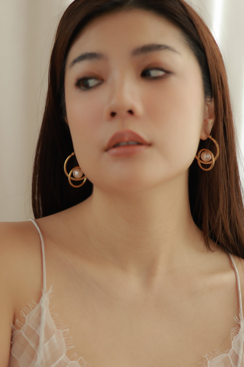 Lorieala Pearl Earrings