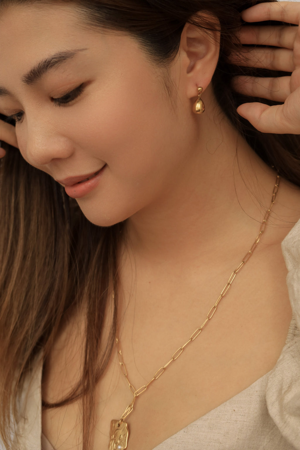 Dainty Teardrop Earrings