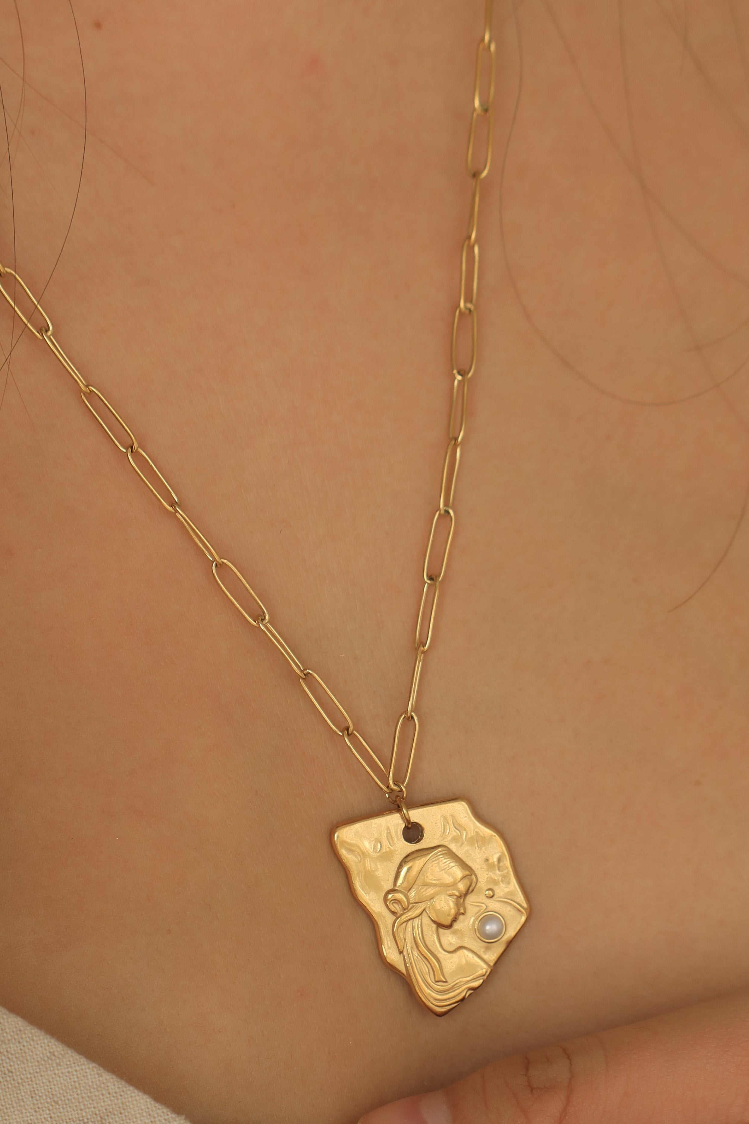 Rome Penant Necklace