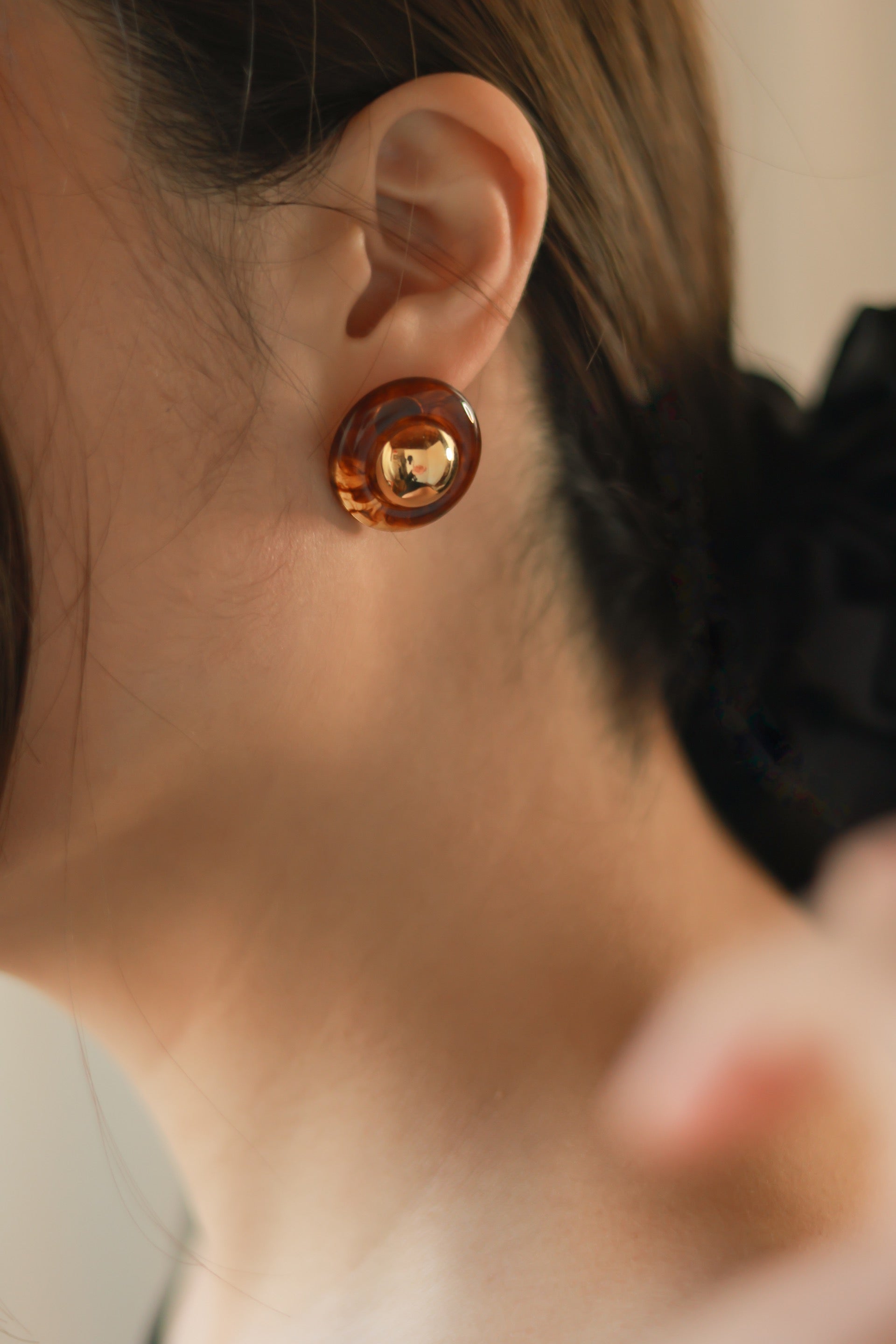 Resin Amber Round Studs