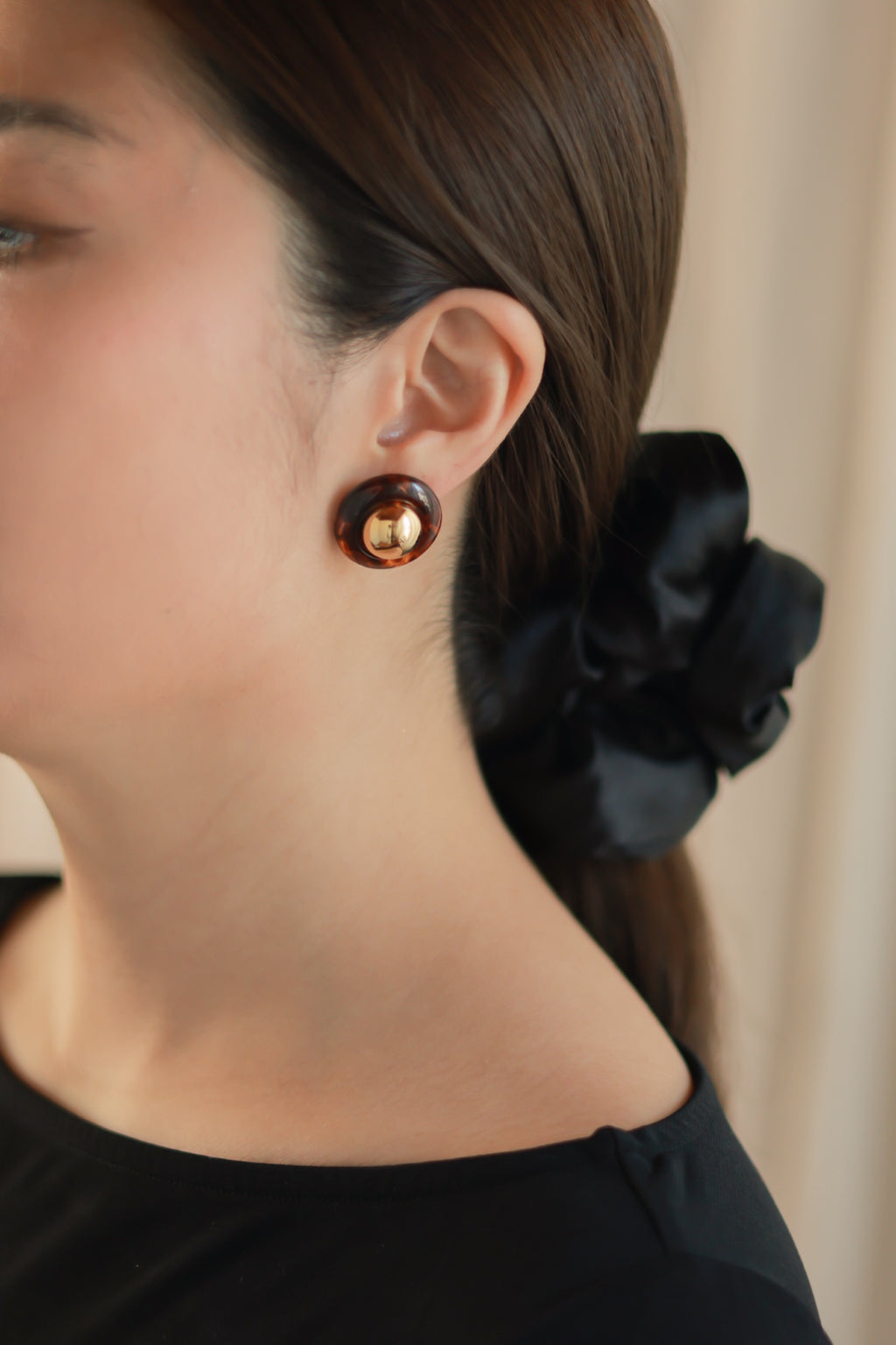 Resin Amber Round Studs