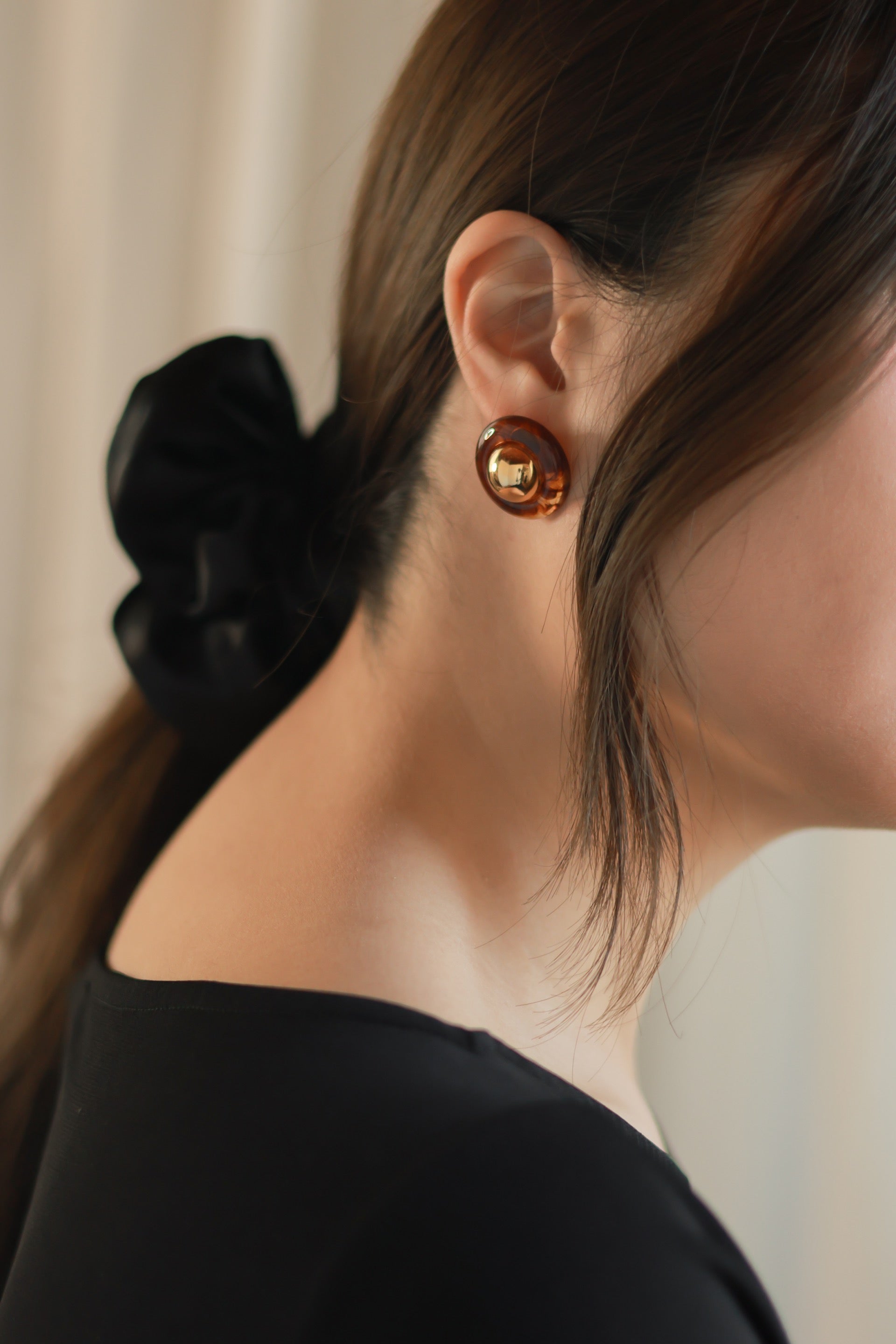 Resin Amber Round Studs