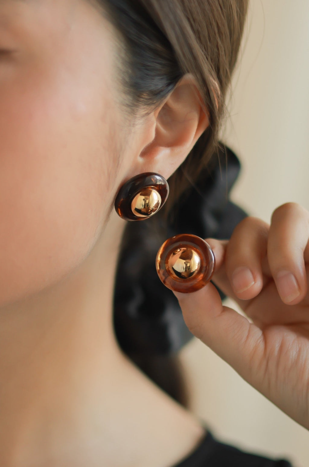 Resin Amber Round Studs