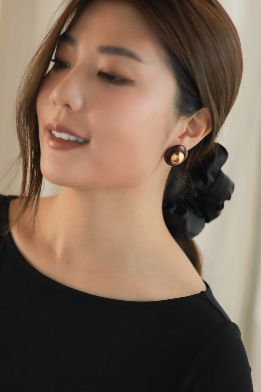 Resin Amber Round Studs