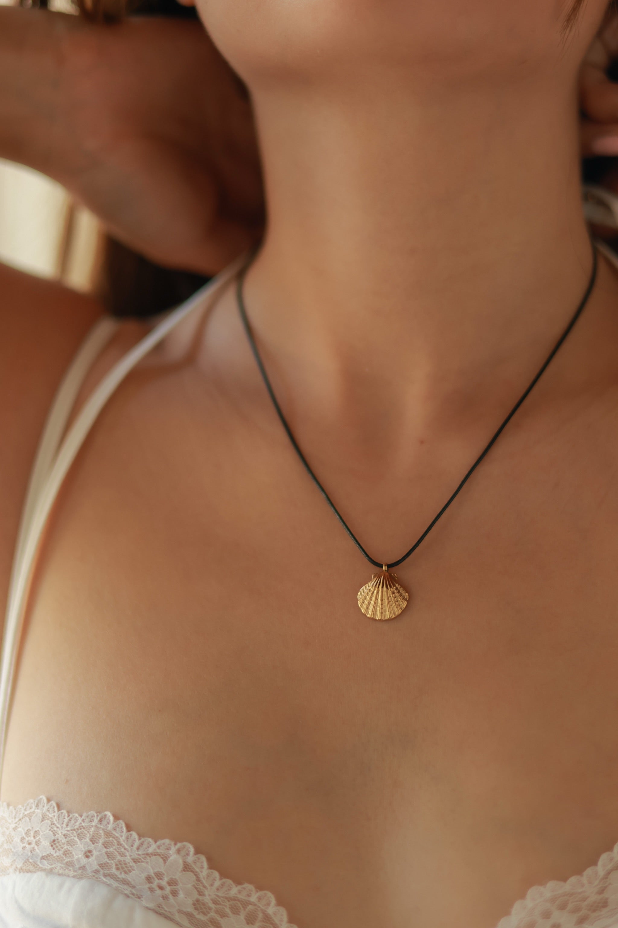 Seashell Leather Necklace