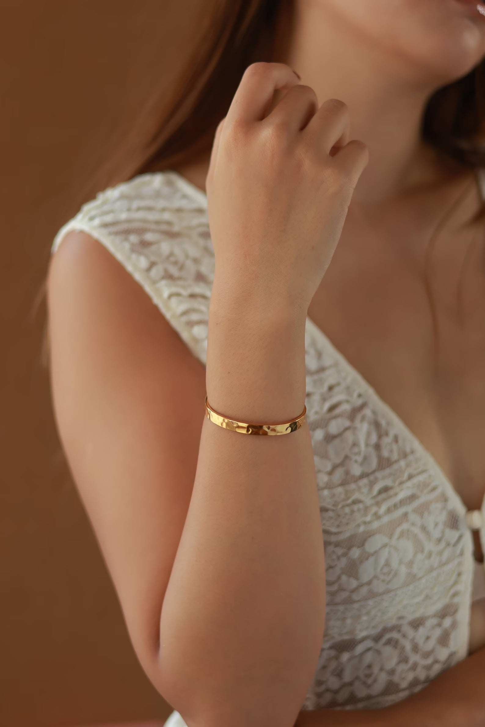 Dainty Hammered Bangle
