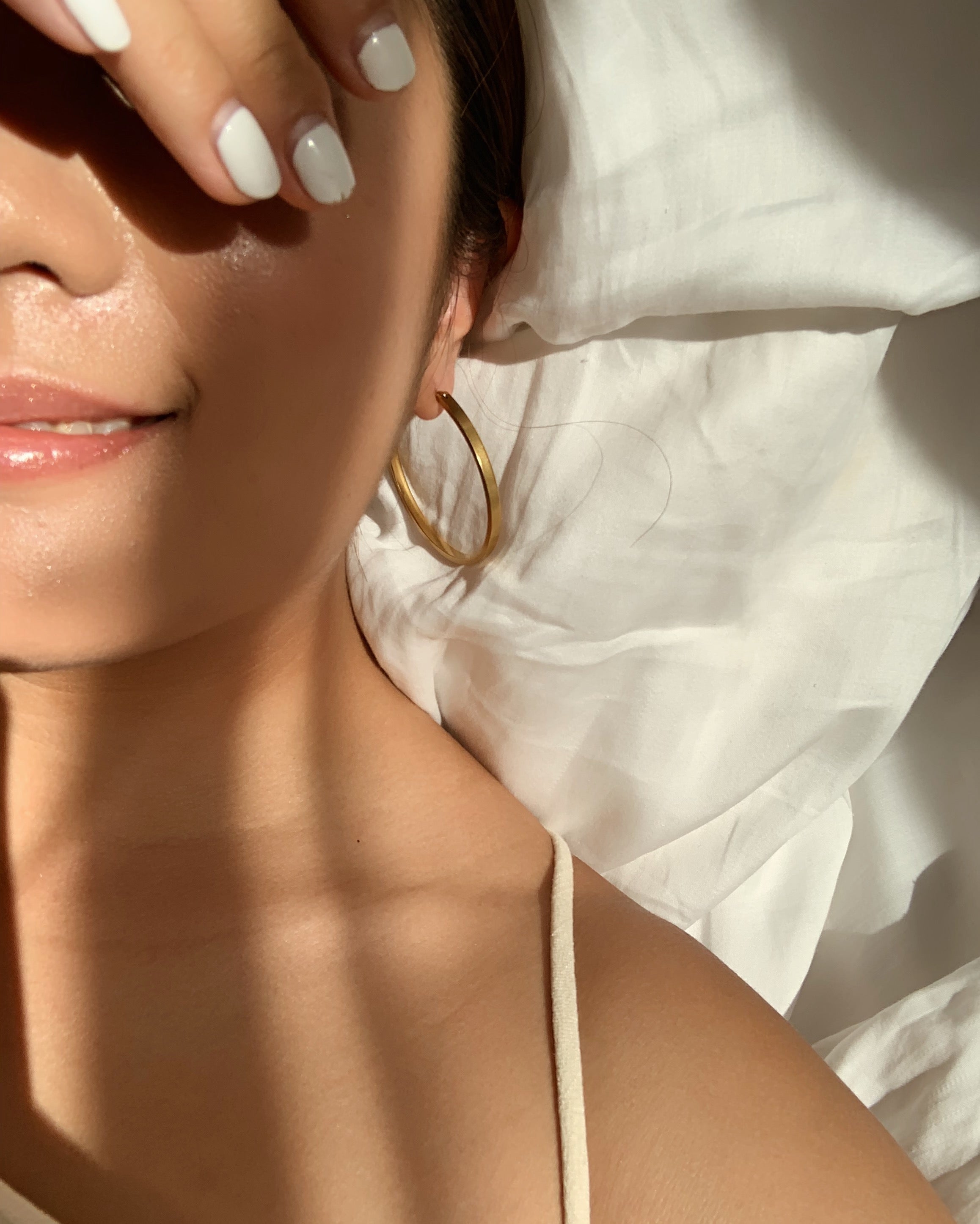 signature gold hoop earrings in 45mm