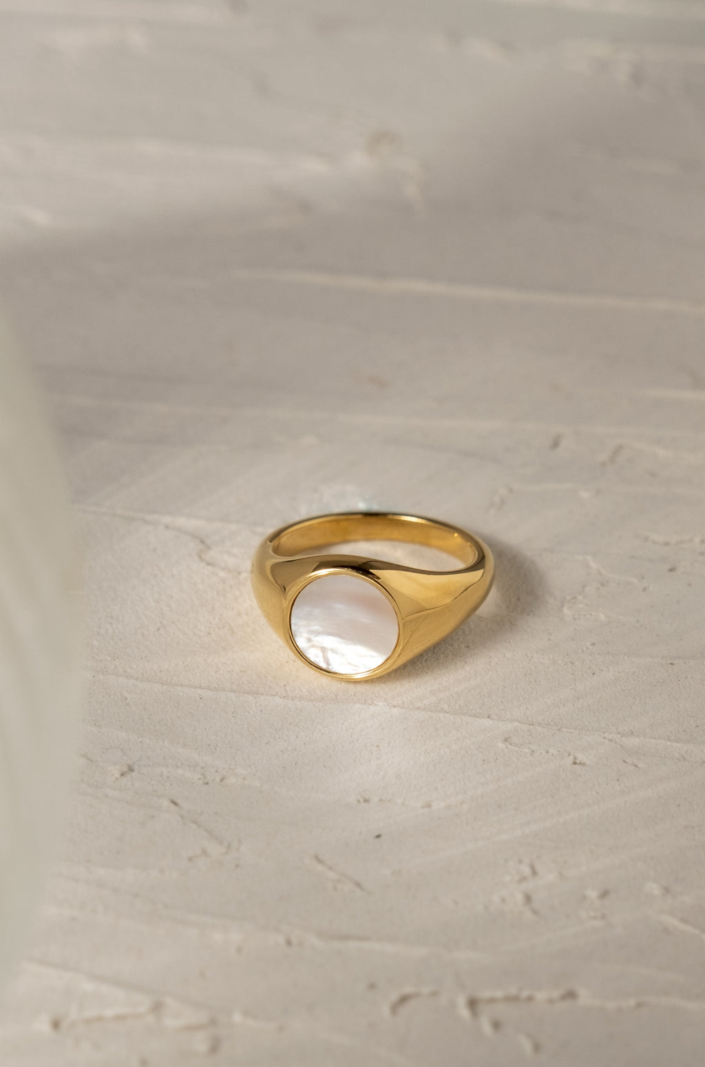 Round Mother of Pearl Ring