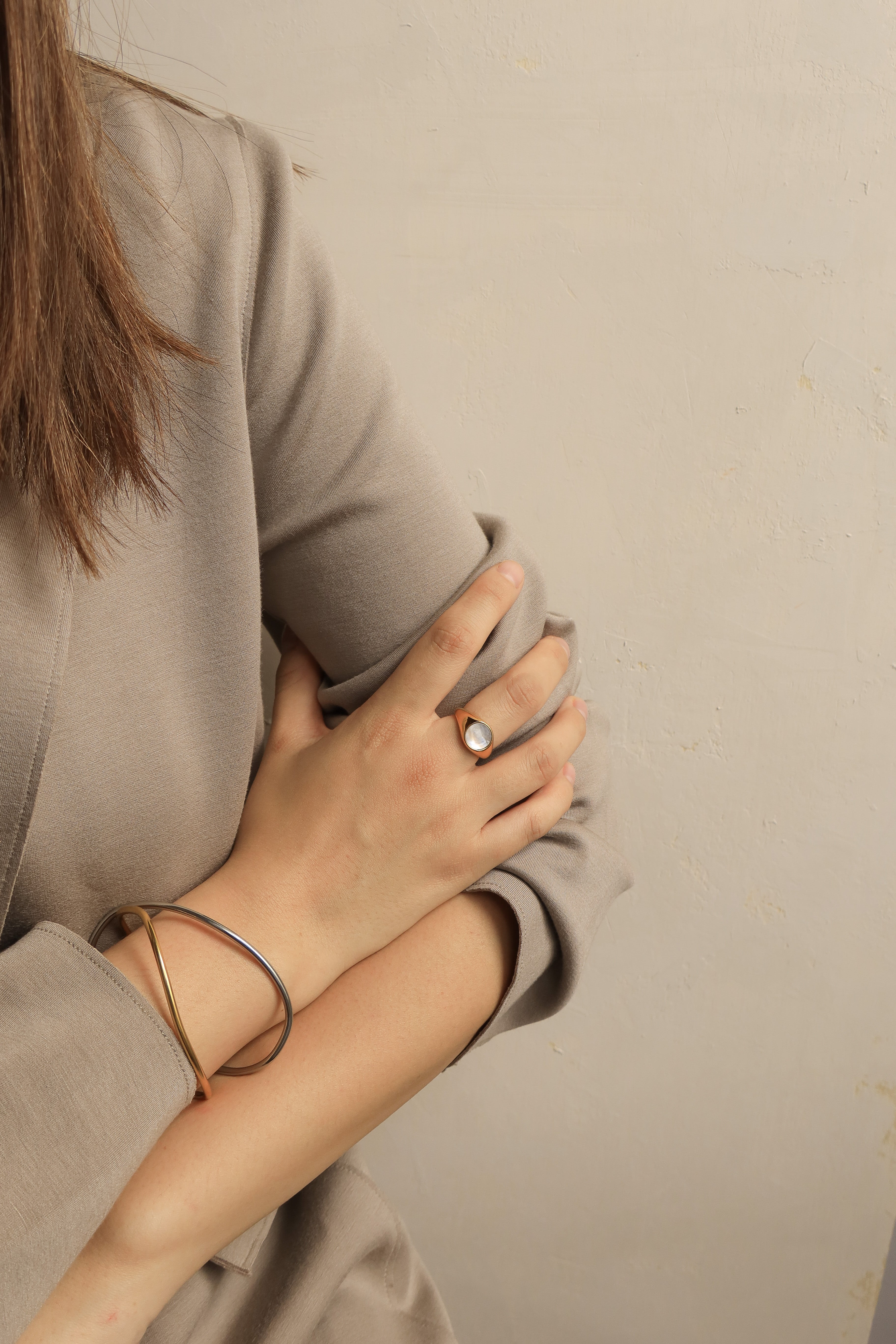 Round Mother of Pearl Ring