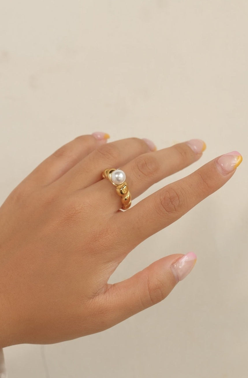 Croissant Pearl Ring